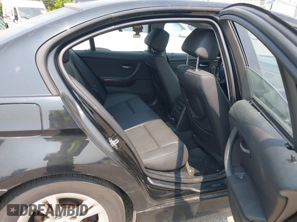 2008 BMW 3 Series 328xi with VIN WBAVC93528K040277, listed as a IAAI auction lot 42446998 with 155,596 mi miles and . Bid and sale history available at DreamBid. Image 8.