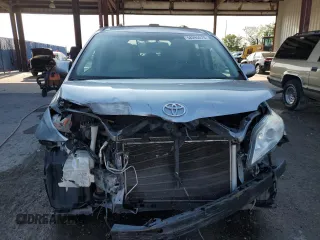 2012 Toyota Sienna XLE AAS z VIN 5TDYK3DC7CS220708, wystawiony jako Copart lot #58295075 z przebiegiem 154 529 mil mil oraz Szkoda całkowita • Salvage title. Historia ofert i sprzedaży dostępna na DreamBid. Obrazek 5.