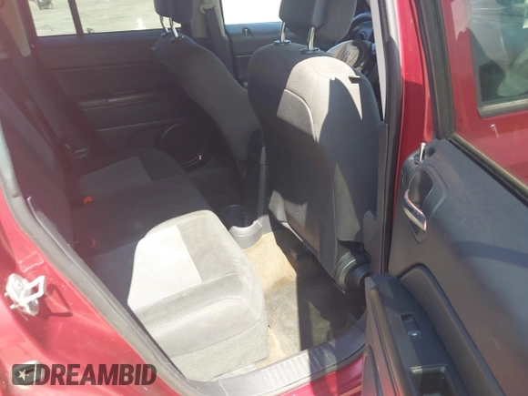 2016 Jeep Patriot Sport z VIN 1C4NJPBAXGD513390, wystawiony jako IAAI lot #42254500 z przebiegiem 178 813 mil mil oraz . Historia ofert i sprzedaży dostępna na DreamBid. Obrazek 8.