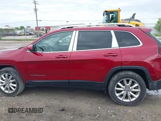 2016 Jeep Cherokee Limited with VIN 1C4PJMDS4GW263260, listed as a IAAI auction lot 42380811 with 187,529 mi miles and . Bid and sale history available at DreamBid. Image 15.