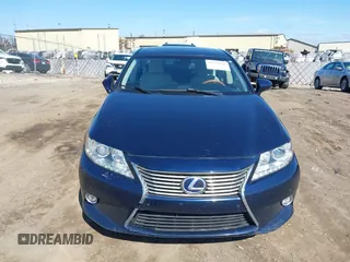 2015 Lexus ES 300h z VIN JTHBW1GG9F2091927, wystawiony jako IAAI lot #41933816 z przebiegiem 122 934 mil mil oraz . Historia ofert i sprzedaży dostępna na DreamBid. Obrazek 13.