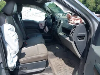 2022 Ford F-250 XL z VIN 1FTBF2B62NEF21705, wystawiony jako IAAI lot #39947332 z przebiegiem 61 110 mil mil oraz . Historia ofert i sprzedaży dostępna na DreamBid. Obrazek 5.