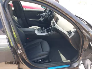2020 BMW 3 Series 330i с VIN 3MW5R1J07L8B25648, выставлен на аукционе IAAI как лот 42130052 с пробегом 64 662 миль миль и . История ставок и продаж доступна на DreamBid. Изображение 5.