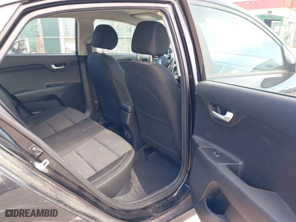 2018 Kia Rio LX with VIN 3KPA24AB8JE068304, listed as a IAAI auction lot 41853804 with 95,256 mi miles. Bid and sale history available at carsss.com. Image 8.