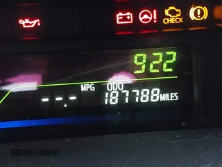 2014 Toyota Prius Two z VIN JTDZN3EUXEJ003236, wystawiony jako IAAI lot #42054565 z przebiegiem 187 788 mil mil oraz . Historia ofert i sprzedaży dostępna na DreamBid. Obrazek 15.