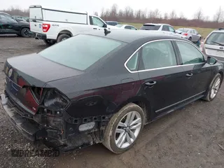 2017 Volkswagen Passat SE z VIN 1VWGT7A30HC031442, wystawiony jako IAAI lot #42008142 z przebiegiem 171 069 mil mil oraz . Historia ofert i sprzedaży dostępna na DreamBid. Obrazek 4.