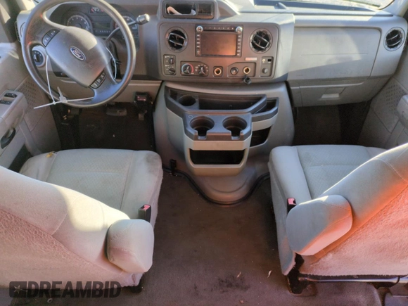 2010 Ford Econoline Passenger XL z VIN 1FBSS3BL9ADA47358, wystawiony jako Copart lot #79121904 z przebiegiem 244 326 mil mil oraz Czysty tytuł • Clean title. Historia ofert i sprzedaży dostępna na DreamBid. Obrazek 8.