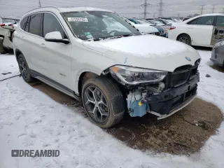 2017 BMW X1 xDrive28i with VIN WBXHT3C38H5F72259, listed as a Copart auction lot 37205783 with 47,812 mi miles. Bid and sale history available at carsss.com. Image 4.
