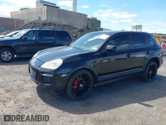 2009 Porsche Cayenne GTS z VIN WP1AD29P59LA62914, wystawiony jako IAAI lot #42307217 z przebiegiem 138 248 mil mil oraz . Historia ofert i sprzedaży dostępna na DreamBid. Obrazek 17.