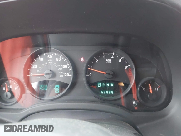 2013 Jeep Patriot Latitude z VIN 1C4NJRFB7DD249572, wystawiony jako IAAI lot #42350829 z przebiegiem 65 898 mil mil oraz . Historia ofert i sprzedaży dostępna na DreamBid. Obrazek 7.