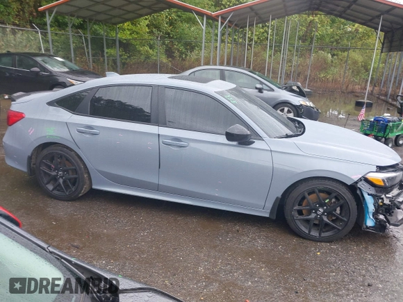 2024 Honda Civic Si z VIN 2HGFE1E52RH471891, wystawiony jako IAAI lot #40477222 z przebiegiem 23 170 mil mil oraz . Historia ofert i sprzedaży dostępna na DreamBid. Obrazek 13.