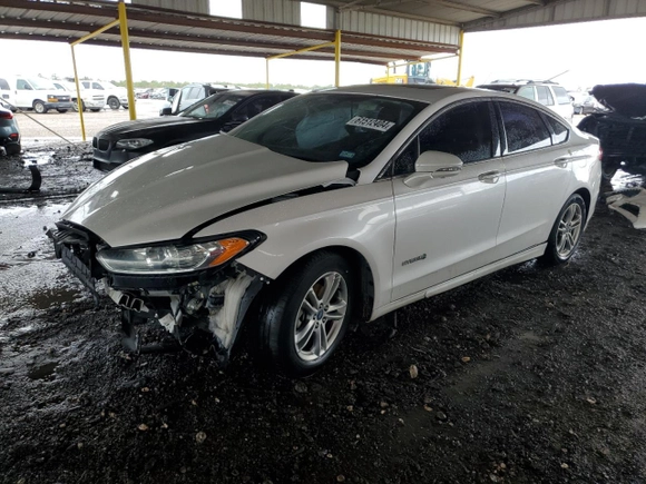 2016 Ford Fusion Titanium Hybrid with VIN 3FA6P0RUXGR314220, listed as a Copart auction lot 61512404 with 152,067 mi miles and Salvage Title. Bid and sale history available at carsss.com. Image 1.