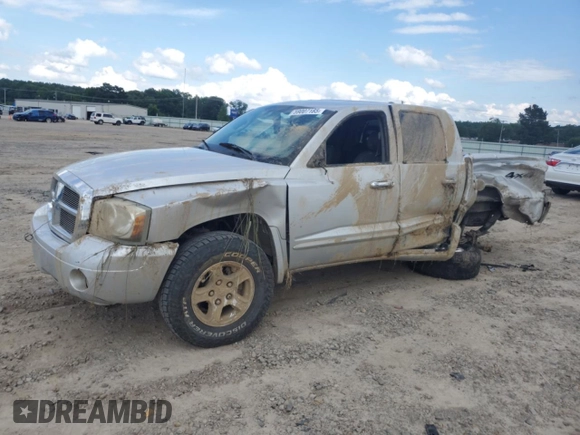 2005 Dodge Dakota SLT z VIN 1D7HW48K85S226691, wystawiony jako Copart lot #59007185 z przebiegiem Nie podano mil oraz Czysty tytuł • Clean title. Historia ofert i sprzedaży dostępna na DreamBid. Obrazek 1.