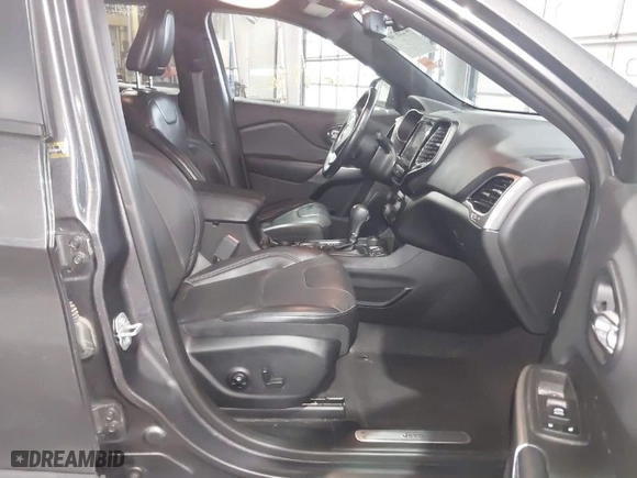 2019 Jeep Cherokee Limited with VIN 1C4PJMDX1KD390547, listed as a IAAI auction lot 41216746 with 109,398 mi miles. Bid and sale history available at carsss.com. Image 5.