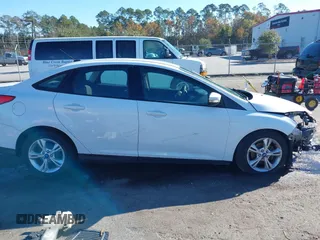 2013 Ford Focus SE with VIN 1FADP3F29DL178636, listed as a IAAI auction lot 40982395 with 1 mi miles. Bid and sale history available at carsss.com. Image 13.