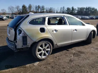 2017 Volvo V60 Premier with VIN YV140MEK4H1335149, listed as a Copart auction lot 45227605 with 67,379 mi miles and Salvage Title. Bid and sale history available at DreamBid. Image 3.