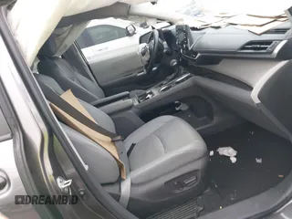 2022 Toyota Sienna Limited with VIN 5TDZRKEC7NS102931, listed as a IAAI auction lot 41419509 with 132,885 mi miles and . Bid and sale history available at DreamBid. Image 5.