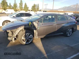 2018 Honda Clarity Plug-In Hybrid with VIN JHMZC5F17JC023849, listed as a Copart auction lot 76805024 with 44,240 mi miles and Salvage Title. Bid and sale history available at carsss.com. Image 1.