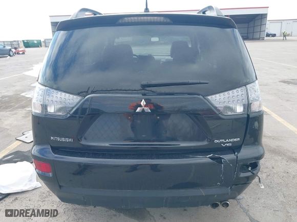 2010 Mitsubishi Outlander XLS with VIN JA4JT4AX6AZ002549, listed as a IAAI auction lot 41669290 with 136,757 mi miles. Bid and sale history available at carsss.com. Image 16.