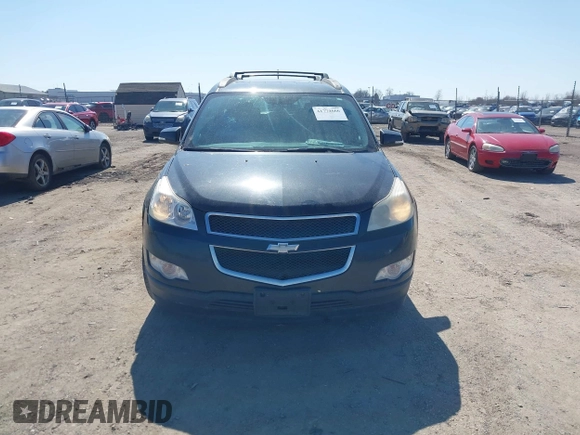 2011 Chevrolet Traverse 1LT z VIN 1GNKRGEDXBJ413826, wystawiony jako IAAI lot #41774666 z przebiegiem 190 483 mil mil oraz . Historia ofert i sprzedaży dostępna na DreamBid. Obrazek 12.