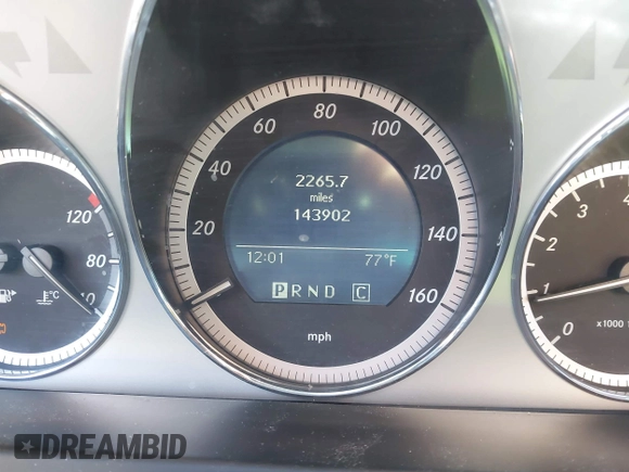 2009 Mercedes-Benz C-Class 3.5L Sport with VIN WDDGF56X09R043606, listed as a IAAI auction lot 41537762 with 143,902 mi miles. Bid and sale history available at carsss.com. Image 7.