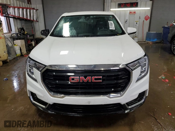 2022 GMC Terrain SLE with VIN 3GKALMEV7NL292512, listed as a Copart auction lot 43521215 with 227,329 mi miles and Salvage Title. Bid and sale history available at carsss.com. Image 5.