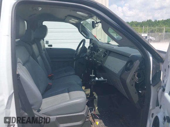 2016 Ford F-350 XL z VIN 1FTBF3A60GEC07061, wystawiony jako IAAI lot #42667064 z przebiegiem 95 393 mil mil oraz . Historia ofert i sprzedaży dostępna na DreamBid. Obrazek 5.