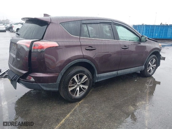2018 Toyota RAV4 XLE with VIN 2T3WFREV3JW471932, listed as a IAAI auction lot 41491431 with 50,715 mi miles. Bid and sale history available at carsss.com. Image 4.