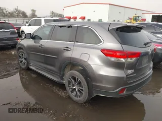 2018 Toyota Highlander LE with VIN 5TDZZRFH0JS249069, listed as a IAAI auction lot 41710956 with 83,598 mi miles and . Bid and sale history available at DreamBid. Image 3.