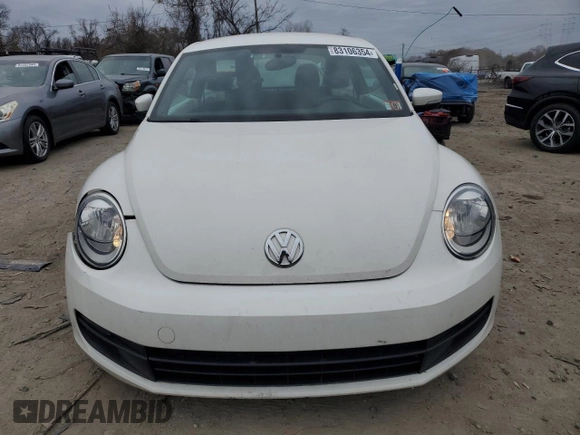 2014 Volkswagen Beetle 2.5L w/Sun with VIN 3VWJP7AT8EM621487, listed as a Copart auction lot 83106354 with 75,381 mi miles and Salvage Title. Bid and sale history available at DreamBid. Image 5.
