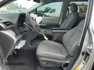 2022 Toyota Sienna XLE with VIN 5TDYRKECXNS116933, listed as a Copart auction lot 75859424 with 45,732 mi miles and Salvage Title. Bid and sale history available at carsss.com. Image 7.