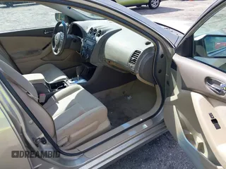 2010 Nissan Altima SL z VIN 1N4AL2AP3AN528824, wystawiony jako IAAI lot #42290404 z przebiegiem 115 014 mil mil oraz . Historia ofert i sprzedaży dostępna na DreamBid. Obrazek 5.