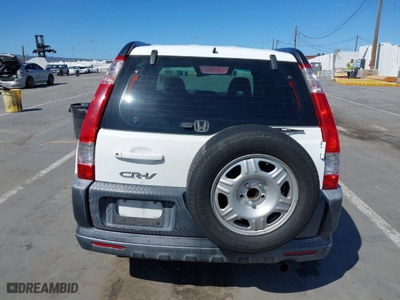 2005 Honda CR-V LX with VIN JHLRD68585C002800, listed as a IAAI auction lot 41939797 with 194,319 mi miles. Bid and sale history available at carsss.com. Image 16.