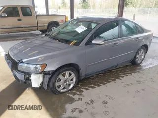 2006 Volvo S40 2.4L with VIN YV1MS382X62187886, listed as a IAAI auction lot 41943211 with 173,125 mi miles. Bid and sale history available at carsss.com. Image 18.