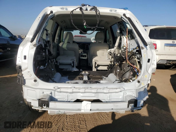 2024 Volvo XC90 Plus with VIN YV4H60LE6R1209420, listed as a Copart auction lot 75458864 with 1,560 mi miles and Salvage Title. Bid and sale history available at DreamBid. Image 6.