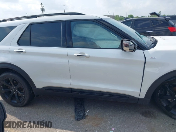2023 Ford Explorer ST-Line z VIN 1FMSK7KH3PGA99652, wystawiony jako IAAI lot #42109418 z przebiegiem 30 380 mil mil oraz . Historia ofert i sprzedaży dostępna na DreamBid. Obrazek 13.