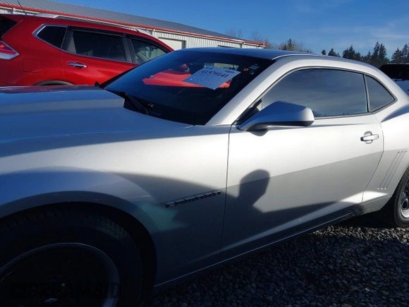 2011 Chevrolet Camaro 2LS z VIN 2G1FA1ED4B9117977, wystawiony jako IAAI lot #41570141 z przebiegiem 159 269 mil mil oraz . Historia ofert i sprzedaży dostępna na DreamBid. Obrazek 14.