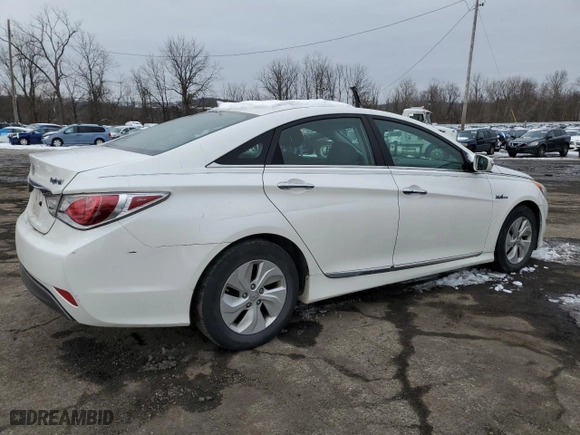 2013 Hyundai Sonata Hybrid with VIN KMHEC4A40DA075847, listed as a Copart auction lot 44607385 with 132,319 mi miles and Salvage Title. Bid and sale history available at carsss.com. Image 3.