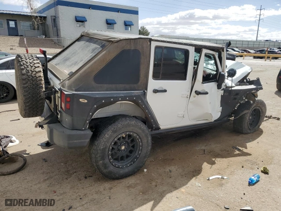 2013 Jeep Wrangler Unlimited Sahara with VIN 1C4BJWEG9DL588029, listed as a Copart auction lot 47665425 with 130,818 mi miles and Salvage Title. Bid and sale history available at carsss.com. Image 3.
