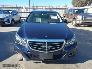 2014 Mercedes-Benz E-Class E 350 Luxury with VIN WDDHF8JBXEB068470, listed as a IAAI auction lot 40914692 with 96,308 mi miles. Bid and sale history available at carsss.com. Image 13.