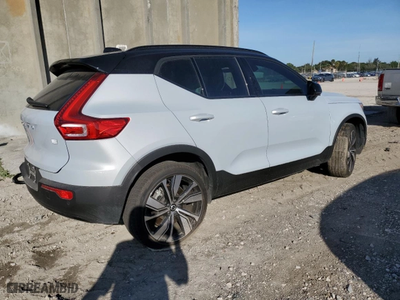 2021 Volvo XC40 with VIN YV4ED3UR4M2459575, listed as a Copart auction lot 42163573 with 14087 miles. Bid and sale history available at carsss.com. Image 3.