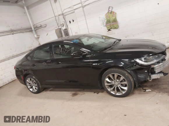 2015 Chrysler 200 S with VIN 1C3CCCBBXFN557664, listed as a IAAI auction lot 41933511 with 97,017 mi miles. Bid and sale history available at carsss.com. Image 13.