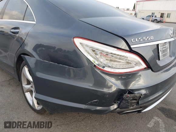 2013 Mercedes-Benz CLS 550 с VIN WDDLJ7DBXDA061229, выставлен на аукционе IAAI как лот 41701414 с пробегом 144 791 миль миль и . История ставок и продаж доступна на DreamBid. Изображение 6.