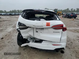 2023 Maserati Grecale GT z VIN ZN682AVA1P7418443, wystawiony jako Copart lot #70581024 z przebiegiem Nie podano mil oraz Szkody całkowita. Historia ofert i sprzedaży dostępna na DreamBid. Obrazek 6.