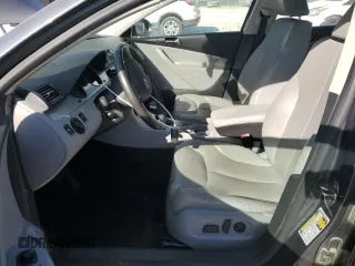 2009 Volkswagen Passat Komfort z VIN WVWJK73C49P049140, wystawiony jako Copart lot #53472005 z przebiegiem 193 458 mil mil oraz Szkoda całkowita • Salvage title. Historia ofert i sprzedaży dostępna na DreamBid. Obrazek 7.