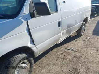 2004 Ford Econoline Cargo z VIN 1FTNE24L84HA72076, wystawiony jako IAAI lot #41737476 z przebiegiem 327 921 mil mil oraz . Historia ofert i sprzedaży dostępna na DreamBid. Obrazek 6.