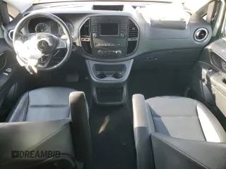 2017 Mercedes-Benz Metris Passenger z VIN WD4PG2EE8H3336425, wystawiony jako Copart lot #80899504 z przebiegiem Nie podano mil oraz Szkody całkowita. Historia ofert i sprzedaży dostępna na DreamBid. Obrazek 8.