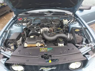 2005 Ford Mustang Deluxe z VIN 1ZVFT84N655195289, wystawiony jako IAAI lot #42182596 z przebiegiem 84 205 mil mil oraz . Historia ofert i sprzedaży dostępna na DreamBid. Obrazek 10.