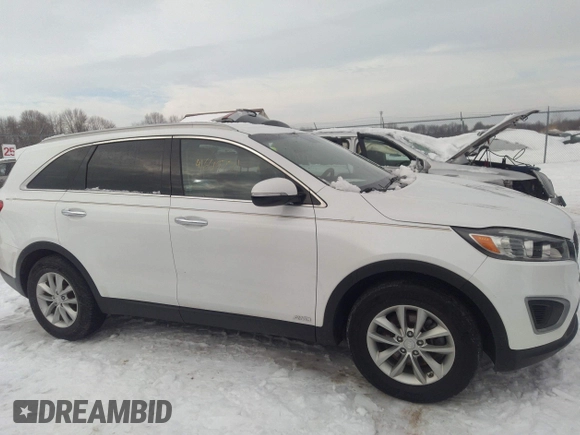 2018 Kia Sorento LX with VIN 5XYPGDA34JG404831, listed as a IAAI auction lot 41649771 with 81,819 mi miles. Bid and sale history available at carsss.com. Image 13.