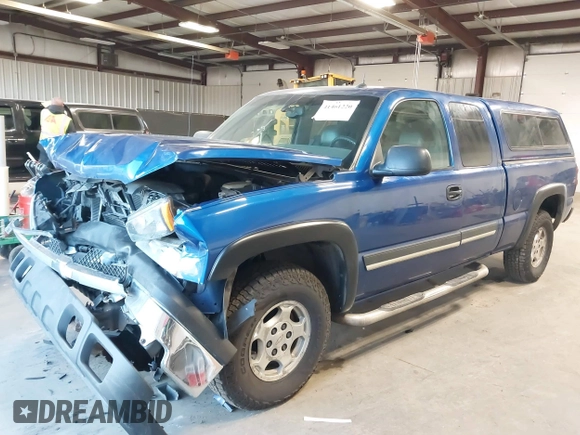 2003 Chevrolet Silverado 1500 with VIN 2GCEK19T331269122, listed as a IAAI auction lot 41461220 with 232,214 mi miles. Bid and sale history available at carsss.com. Image 17.
